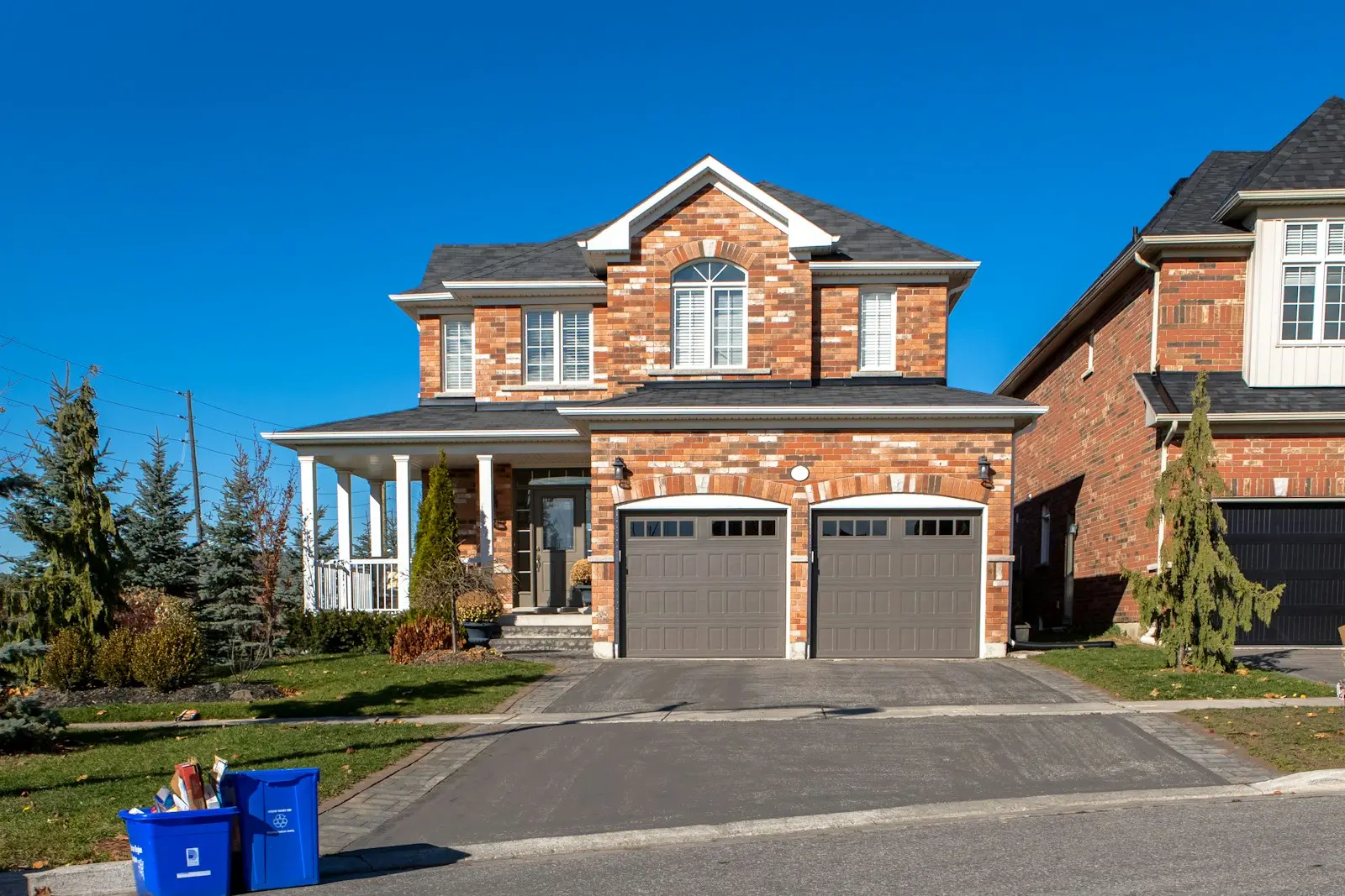 House with a two-car garage door